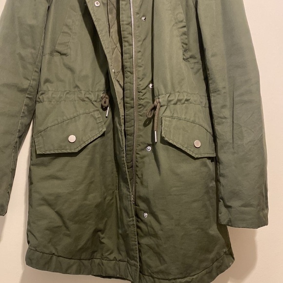 H&M green parka jacket . Size Xs. Worn only once. Very good condition. - Picture 4 of 15